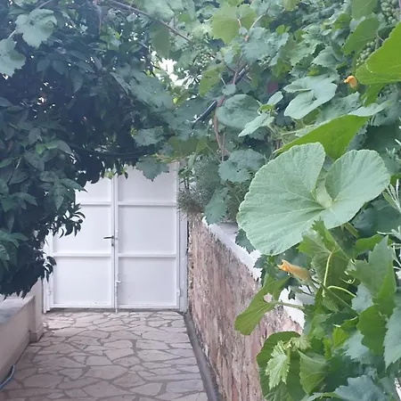 Rosemary House Guest House Sarande Exterior photo